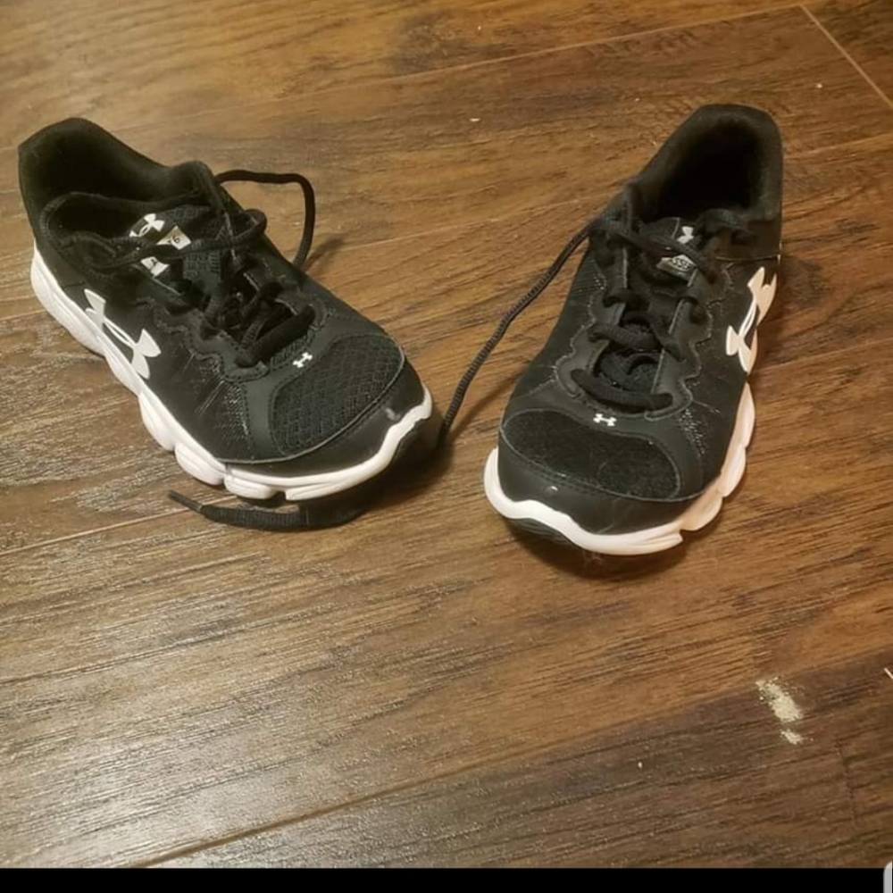 Ua youth size 2 shoes